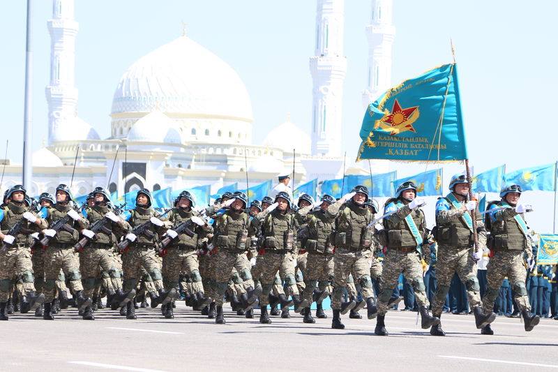 Qazaxıstan Silahlı Qüvvələr Gününü qeyd edildi