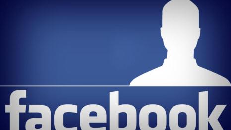Facebook yarım saata 500 milyon itirdi