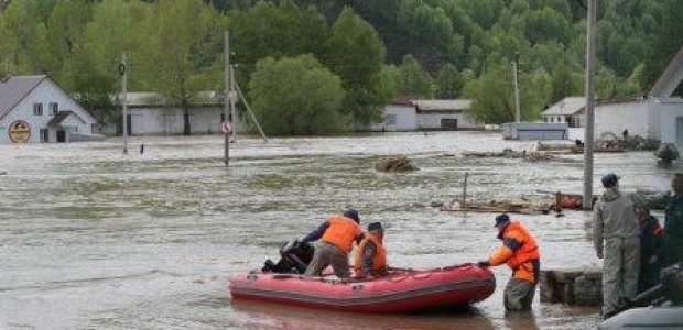 Rusiya sular altında: Minlərlə insan köçürüldü