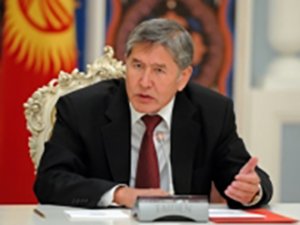 Atambayev: Rusiya hərbi bazası Qırğızıstanı tərk etməlidir