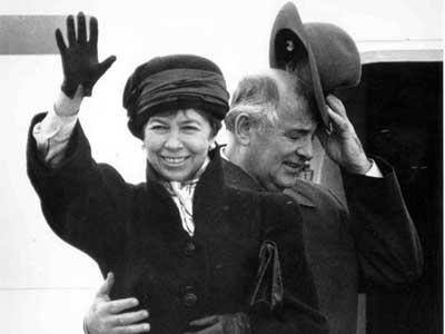 Rus polkovnikin etirafı: SSRİ-ni Qorbaçov yox, Raisa Maksimovna idarə edib