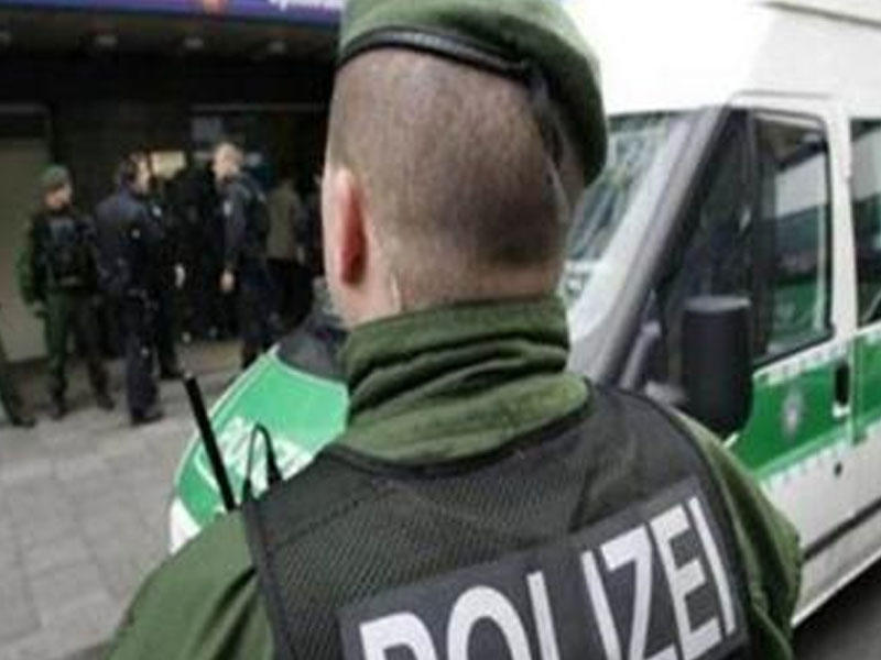 Almaniyada ekstremist polislərə atəş açıb: yaralılar var