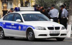 “Avtoş” polisi bıçaqlayıb qaçdı-  Bakıda