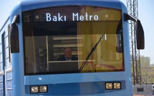 Bakı metrosundan Yeni il sürprizi