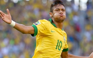 Neymar topu boş qapıya vura bilmədi