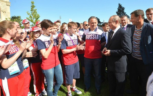 Putin “Atletlər Kəndi”ndə - Foto