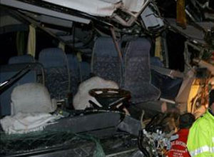 Avtobus qəzası: 37 ölü, 15 yaralı