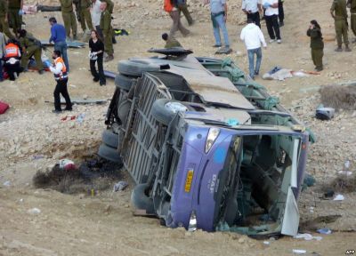 Tələbələri daşıyan avtobus aşdı: 1 ölü, 16 yaralı