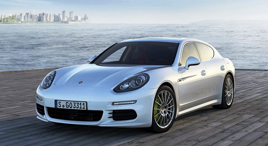 Bakıda “Porsche”lər 10 min manat ucuzlaşdı