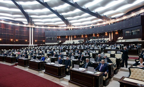 Parlament “Hərbi qulluqçuların statusu haqqında” qanun layihəsini müzakirəyə çıxarır