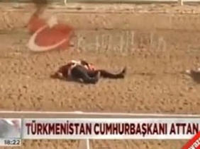 Türkmənistan prezidenti atdan yıxıldı