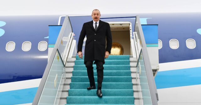 Prezident İlham Əliyev Rumıniyaya işgüzar səfərə gedib
