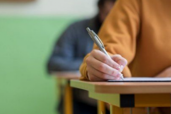 Dövlət qulluğuna qəbul imtahanında hüquqa zidd addımlar atılıb?