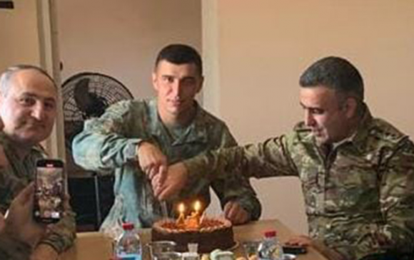 Hərbi prokuror ad gününü əsgərlərlə qeyd etdi – Foto