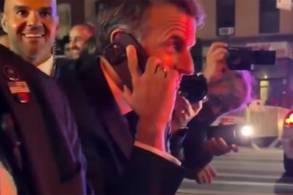 Polis Nyu-Yorkda Makronun kortejini saxladı – Trampa zəng etdi – Video