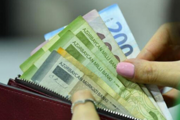 Müəllimlər Günü üçün şagirdlərdən məcburi pul yığılır