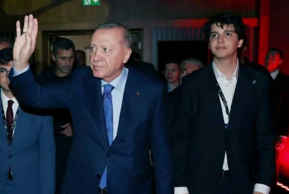 Ərdoğanın nəvəsi çıxışı ilə gündəm oldu – VİDEO