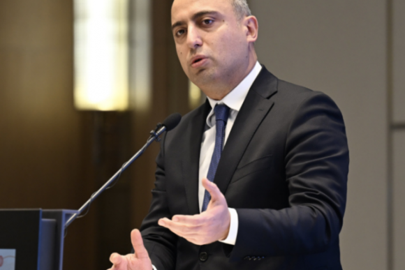 İqtisadçıdan nazirə şok sözlər