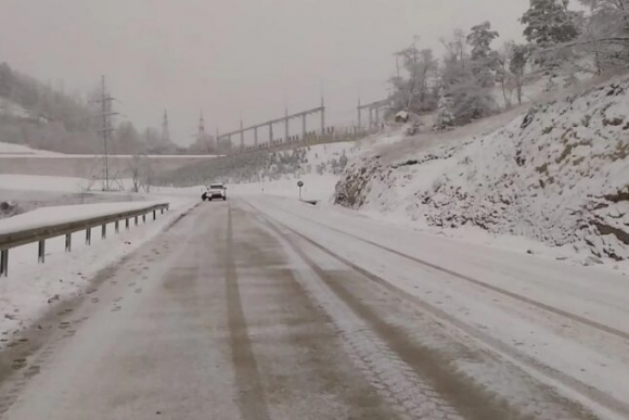Şuşada yollar buz bağladı – Köməksiz vəziyyətdə qalanlar xilas edildi